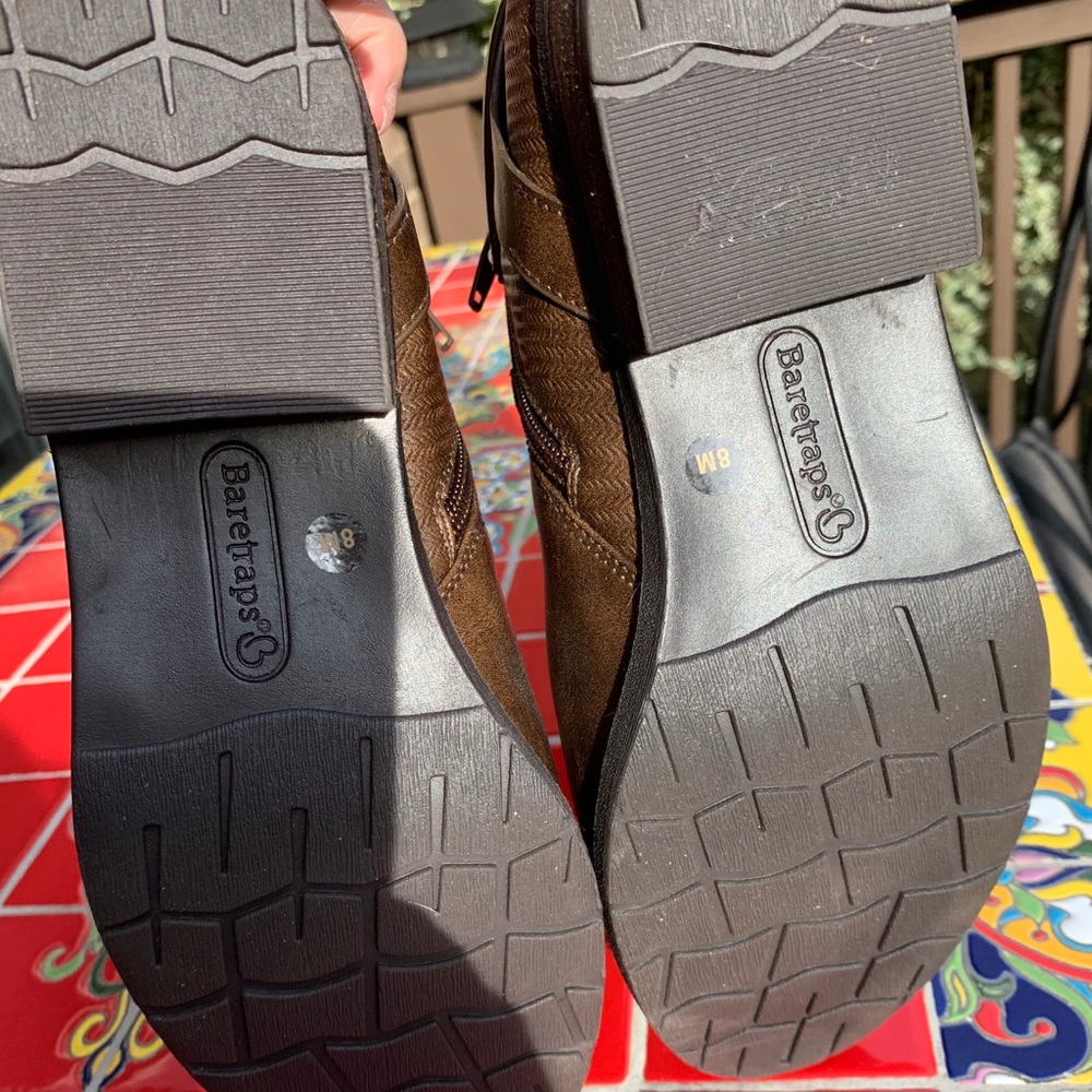 New  BareTraps brown ankle boots!